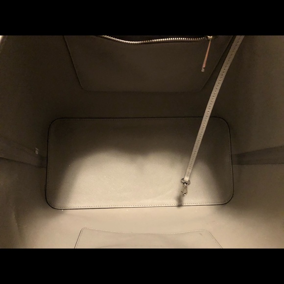 Micheal Kors tote - Picture 7 of 8